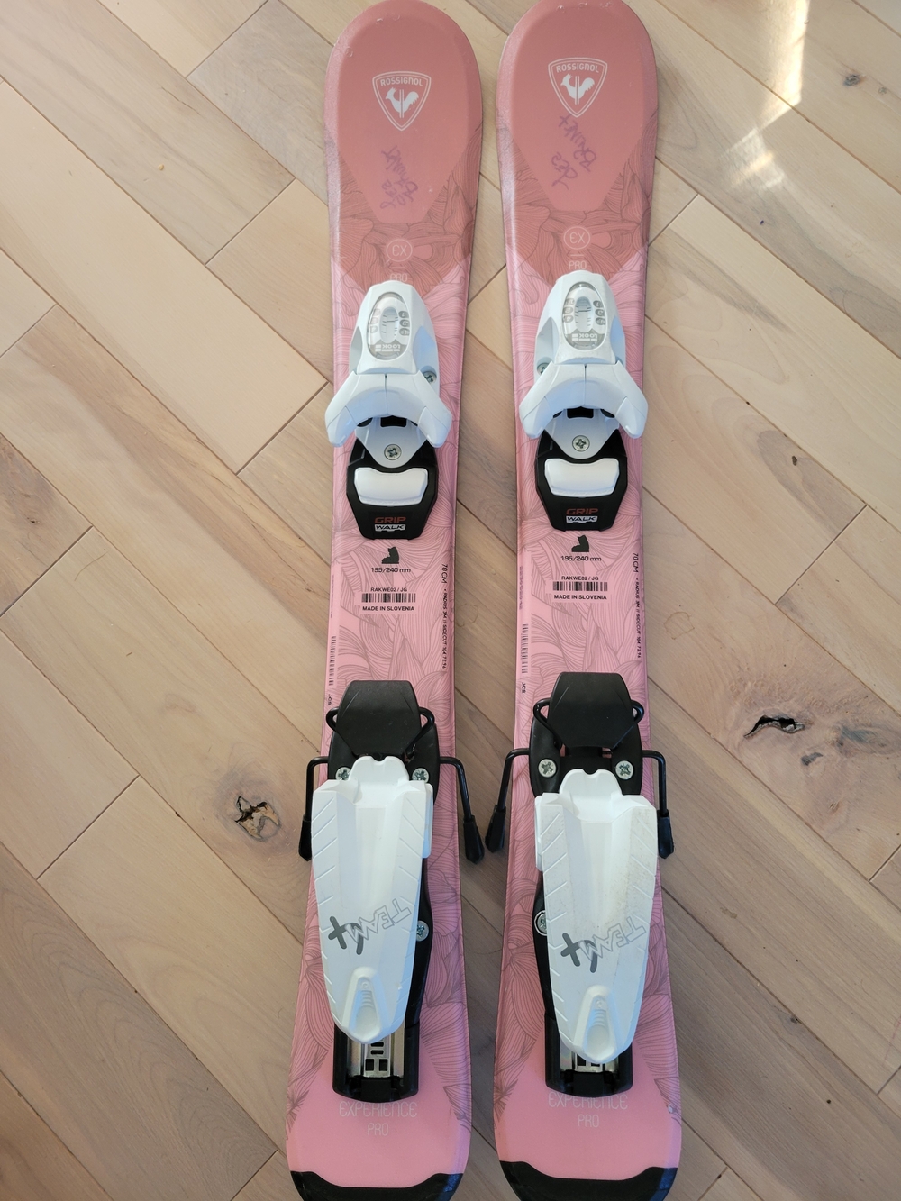 Rossignol Experience Pro Kids’ Pink Skis – 70 cm – Bindings Included